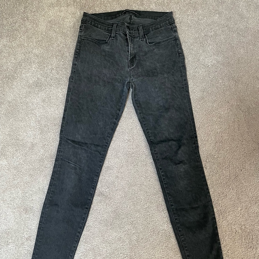 J Brand Super Skinny in muted a black leopard print, 28